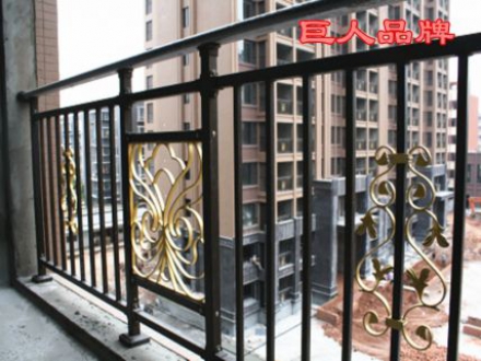 天臺(tái)帶花陽臺(tái)